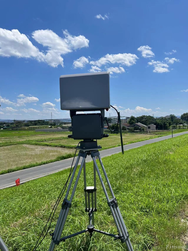 قمع إشارة الطائرات بدون طيار صينية الصنع وجهاز تشويش الطائرات بدون طيار مع Gimbal للدفاع بزاوية 360 درجة